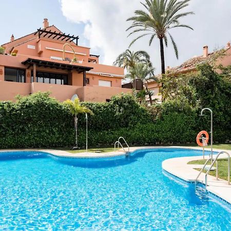 Las Lomas - Pool, Terrace & View マルベーリャ エクステリア 写真