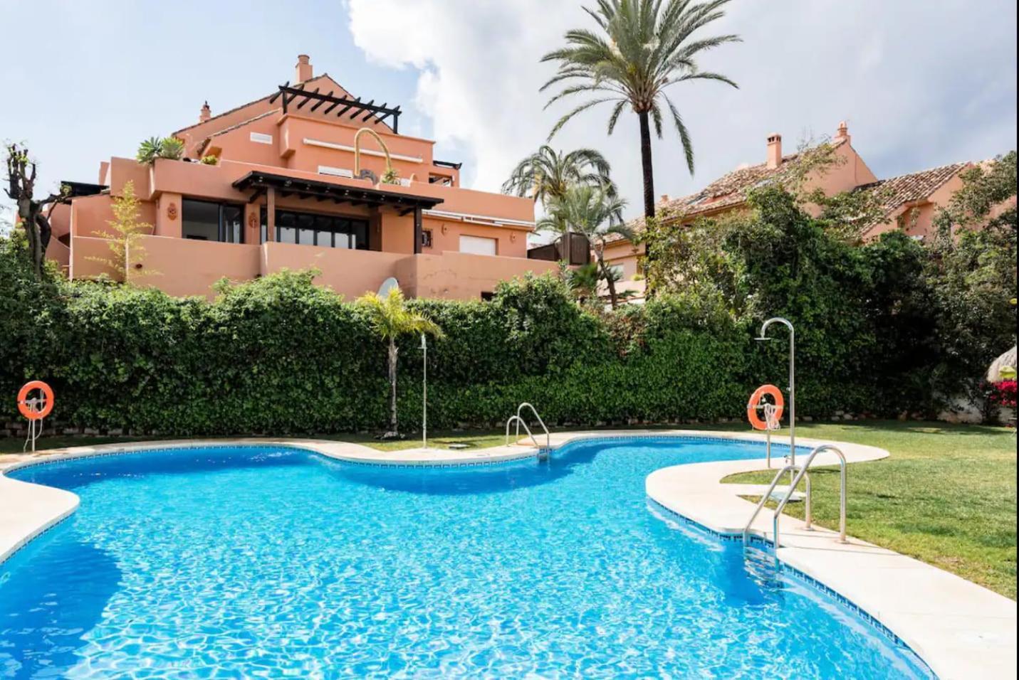 Las Lomas - Pool, Terrace & View マルベーリャ エクステリア 写真